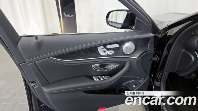 Mercedes-Benz E-Class E220d 4MATIC AMG Line