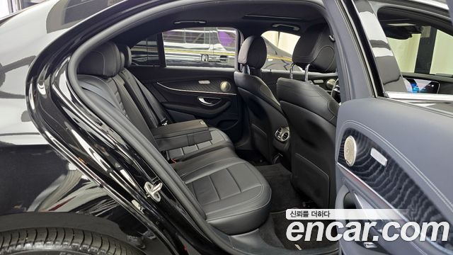 Mercedes-Benz E-Class E220d 4MATIC AMG Line