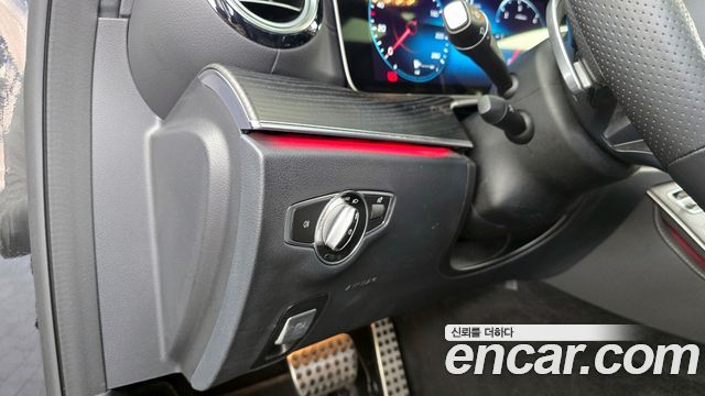 Mercedes-Benz E-Class E220d 4MATIC AMG Line