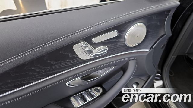 Mercedes-Benz E-Class E220d 4MATIC AMG Line