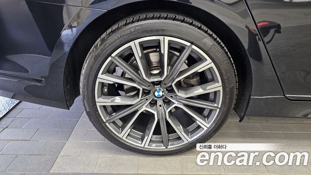 BMW 7-Series 740Li xDrive M Sport Package