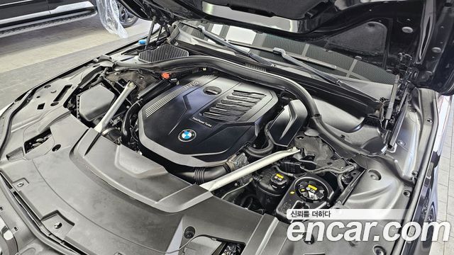 BMW 7-Series 740Li xDrive M Sport Package