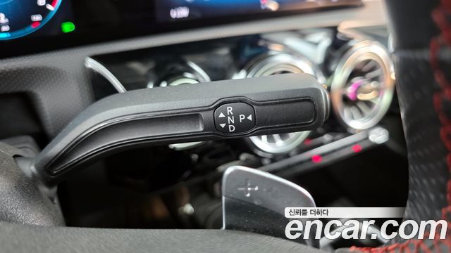 Mercedes-Benz CLA-Class CLA250 4MATIC