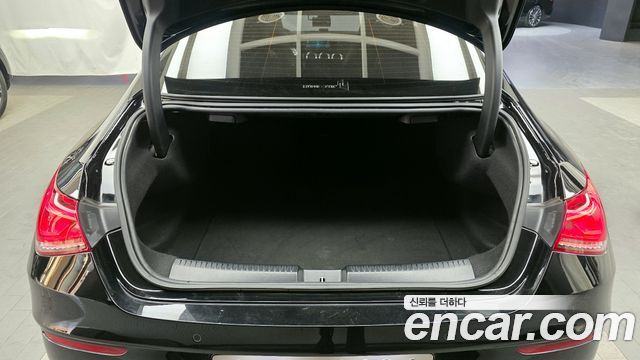 Mercedes-Benz CLA-Class CLA250 4MATIC