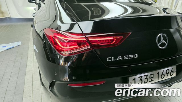 Mercedes-Benz CLA-Class CLA250 4MATIC