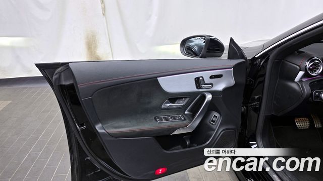 Mercedes-Benz CLA-Class CLA250 4MATIC