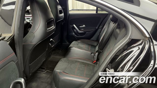 Mercedes-Benz CLA-Class CLA250 4MATIC