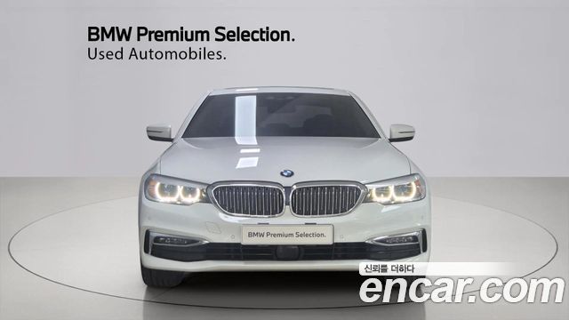 BMW 5-Series 520i Luxury
