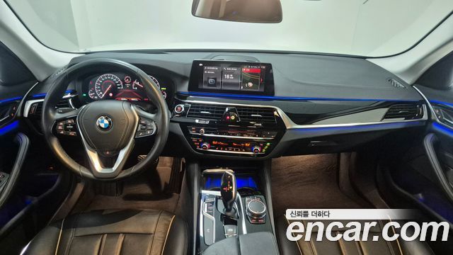 BMW 5-Series 520i Luxury