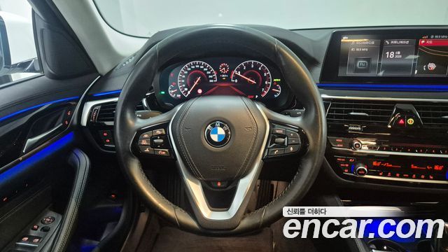 BMW 5-Series 520i Luxury