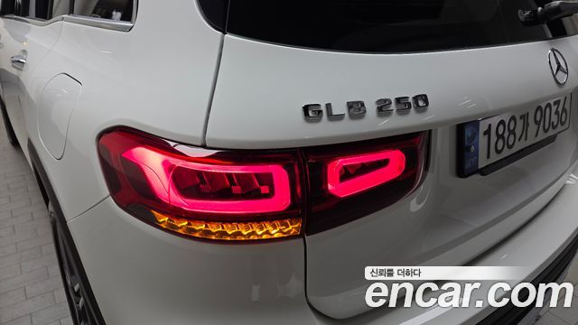 Mercedes-Benz GLB-Class GLB250 4MATIC
