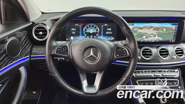 Mercedes-Benz E-Class E300 4MATIC Avnatgarde