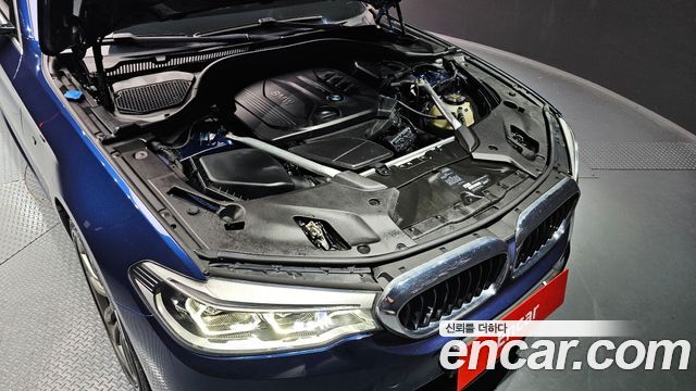 BMW 5-Series 520d xDrive M Sport Package Plus