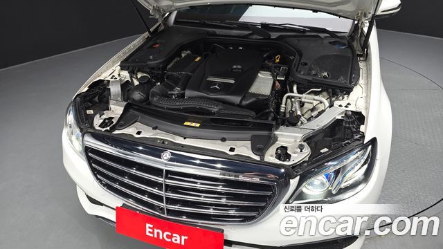 Mercedes-Benz E-Class E300 Exclusive