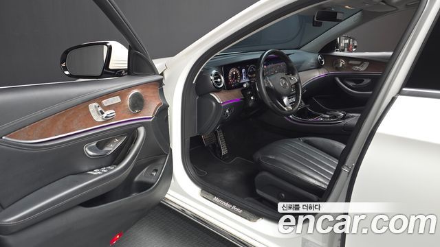 Mercedes-Benz E-Class E300 Exclusive