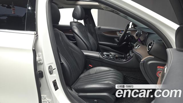 Mercedes-Benz E-Class E300 Exclusive