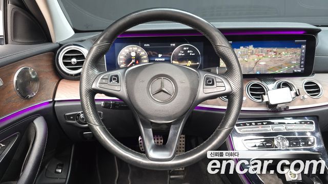 Mercedes-Benz E-Class E300 Exclusive