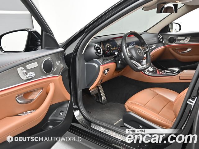 Mercedes-Benz E-Class E300 4MATIC AMG Line