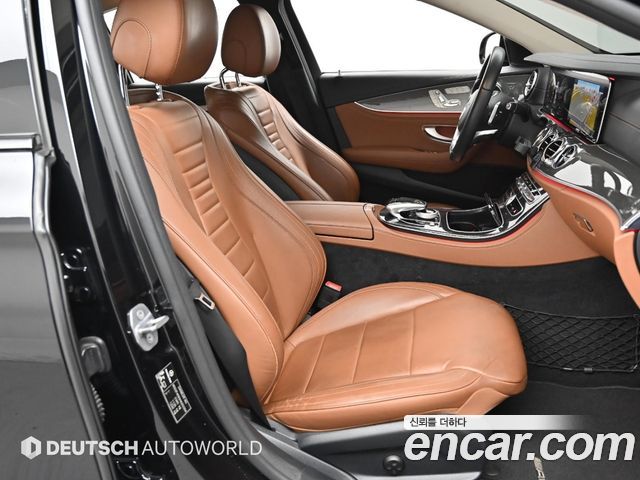 Mercedes-Benz E-Class E300 4MATIC AMG Line