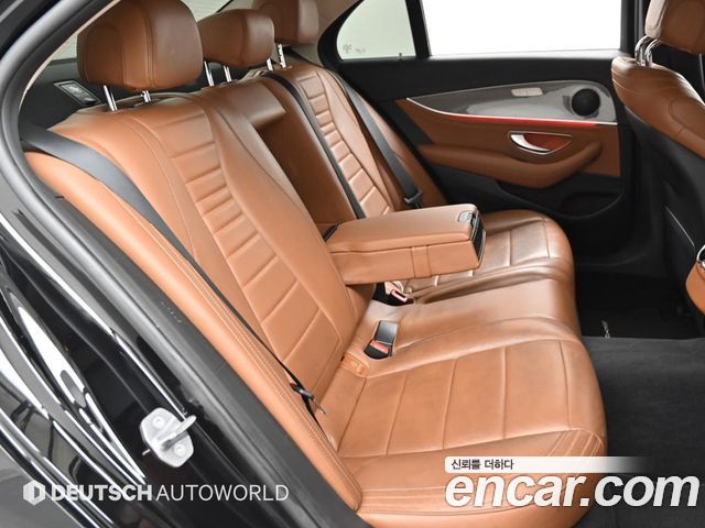 Mercedes-Benz E-Class E300 4MATIC AMG Line