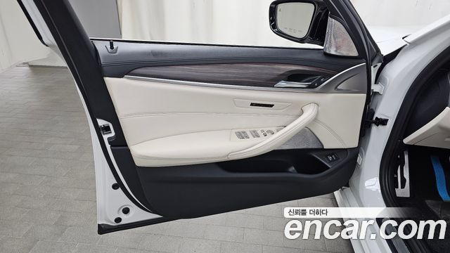 BMW 5-Series 520i M Sport
