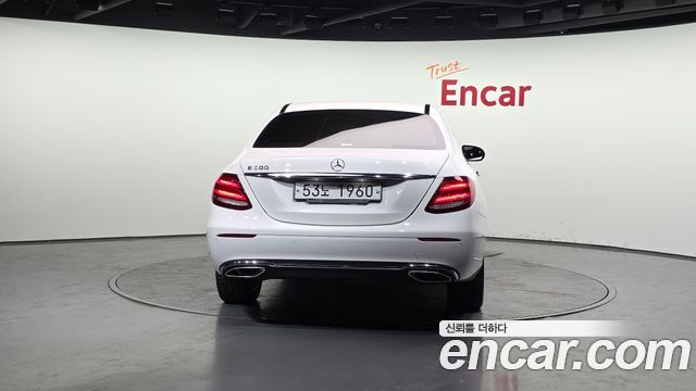 Mercedes-Benz E-Class E300 Exclusive