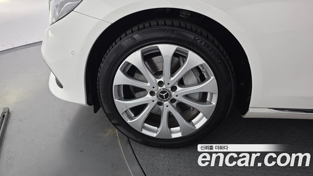 Mercedes-Benz E-Class E300 Exclusive