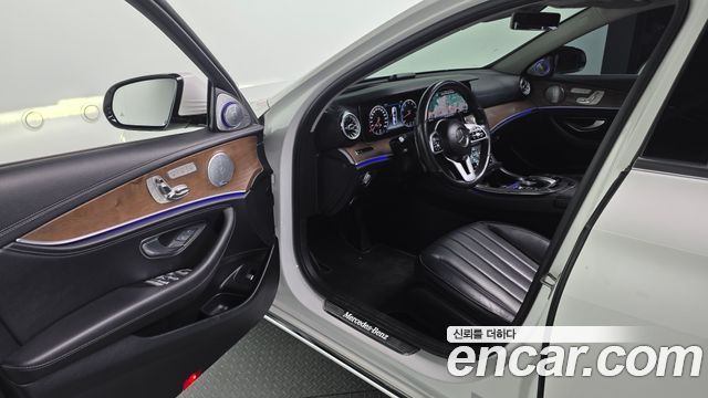 Mercedes-Benz E-Class E300 Exclusive