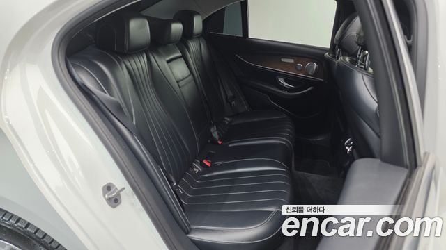 Mercedes-Benz E-Class E300 Exclusive