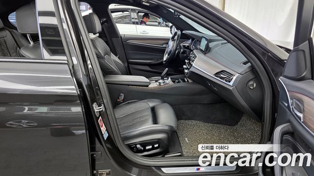 BMW 5-Series 530i xDrive M Sport Package Plus