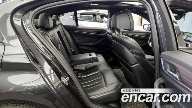BMW 5-Series 530i xDrive M Sport Package Plus