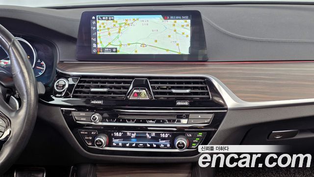 BMW 5-Series 530i xDrive M Sport Package Plus