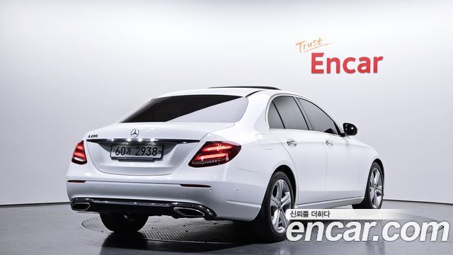 Mercedes-Benz E-Class E200 Avantgarde