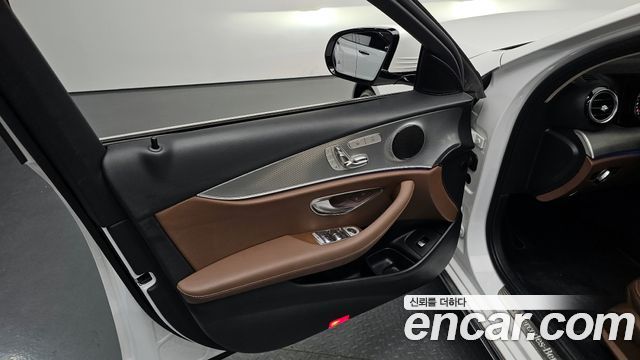 Mercedes-Benz E-Class E200 Avantgarde