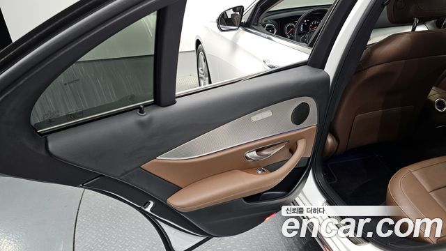 Mercedes-Benz E-Class E200 Avantgarde