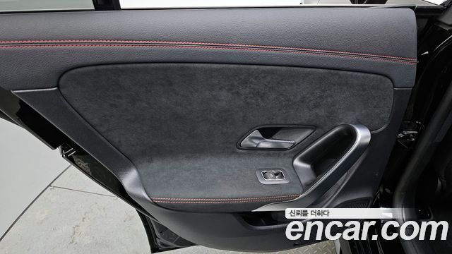 Mercedes-Benz CLA-Class CLA250 4MATIC