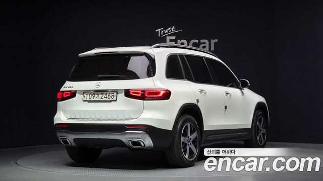 Mercedes-Benz GLB-Class GLB220