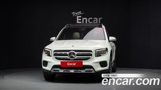 Mercedes-Benz GLB-Class GLB220