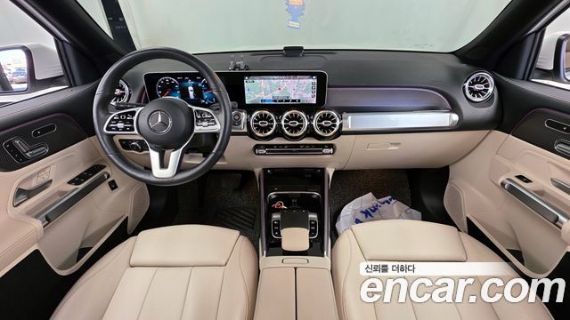 Mercedes-Benz GLB-Class GLB220