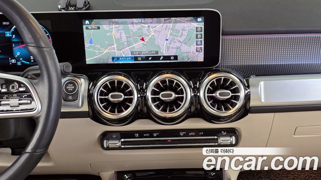 Mercedes-Benz GLB-Class GLB220