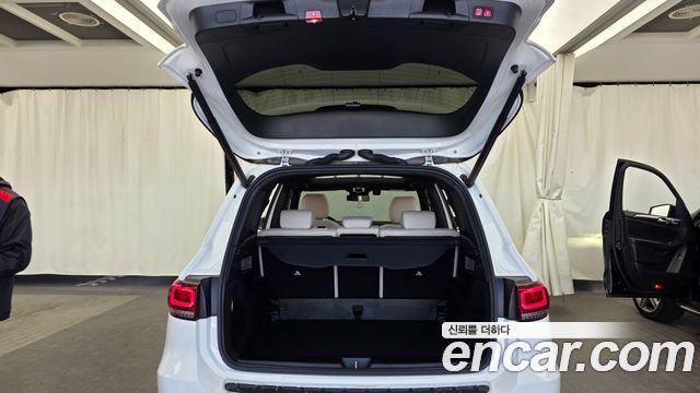 Mercedes-Benz GLB-Class GLB220