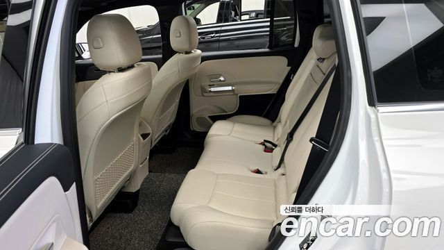 Mercedes-Benz GLB-Class GLB220