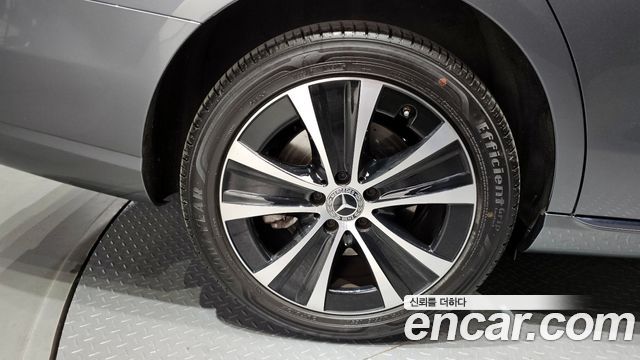 Mercedes-Benz E-Class E300e 4MATIC Exclusive