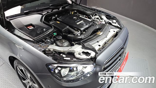 Mercedes-Benz E-Class E300e 4MATIC Exclusive