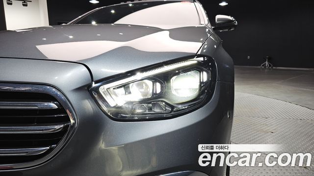 Mercedes-Benz E-Class E300e 4MATIC Exclusive