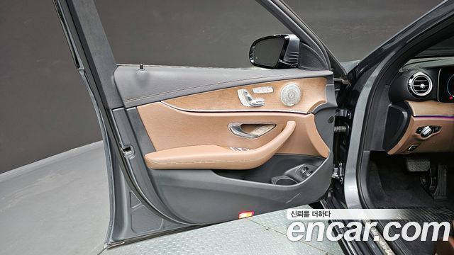 Mercedes-Benz E-Class E300e 4MATIC Exclusive