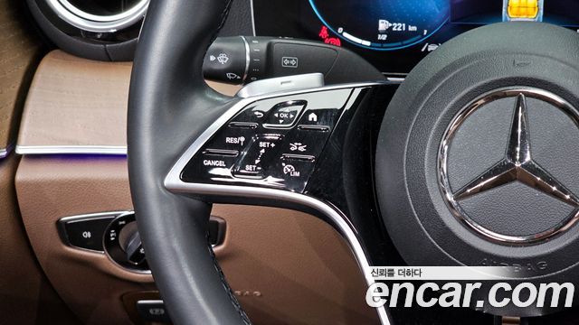 Mercedes-Benz E-Class E300e 4MATIC Exclusive