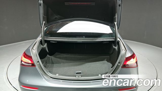 Mercedes-Benz E-Class E300e 4MATIC Exclusive