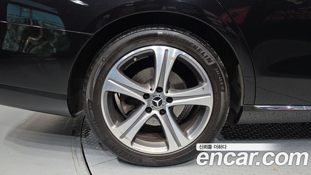 Mercedes-Benz E-Class E300 Avantgarde