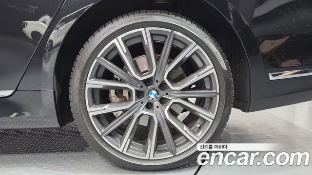 BMW 7-Series 740Li xDrive M Sport Package